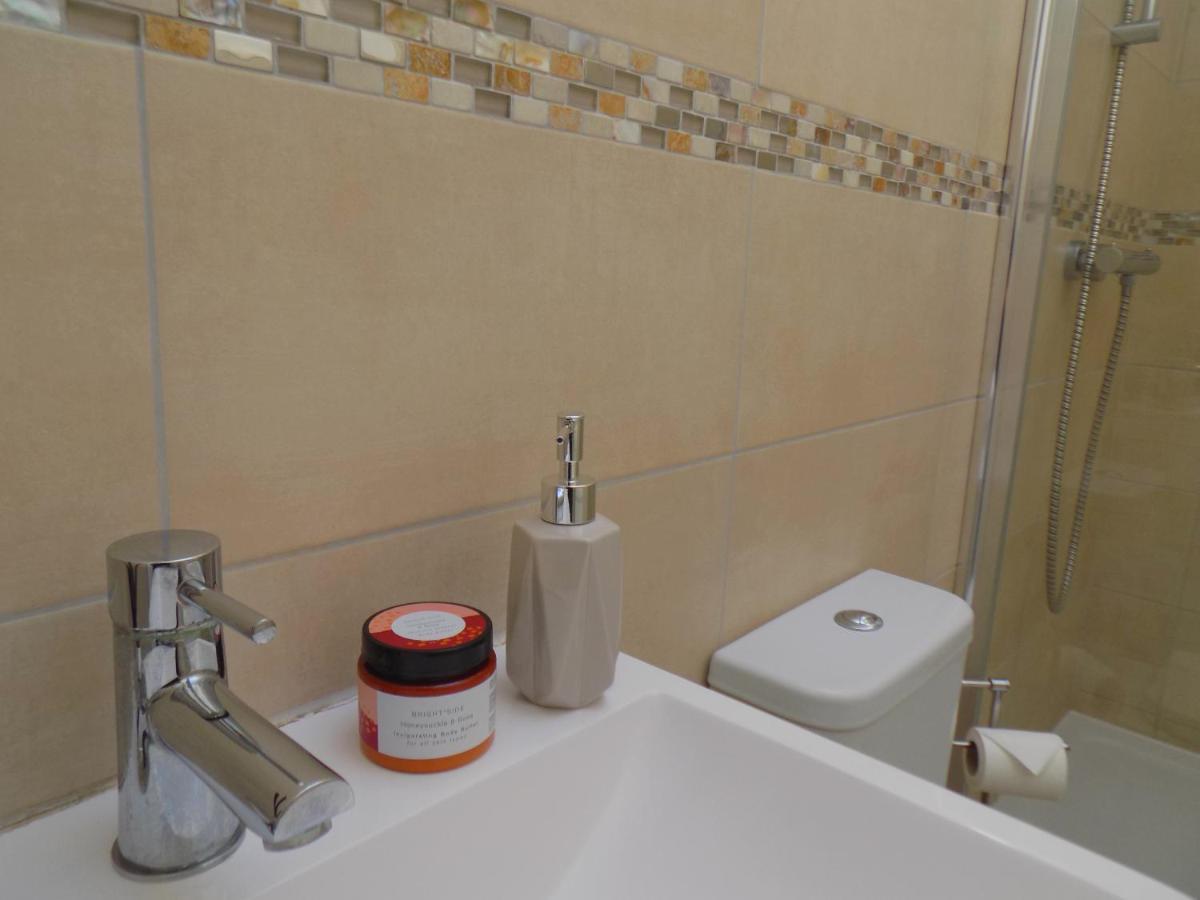 קארדיף Villa Mimosa 2 מראה חיצוני תמונה
